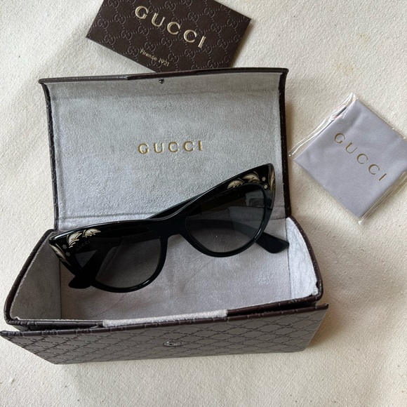 Gucci sunglasses as worn by fashion icon Jeanne Damas. - Picture 5 of 7